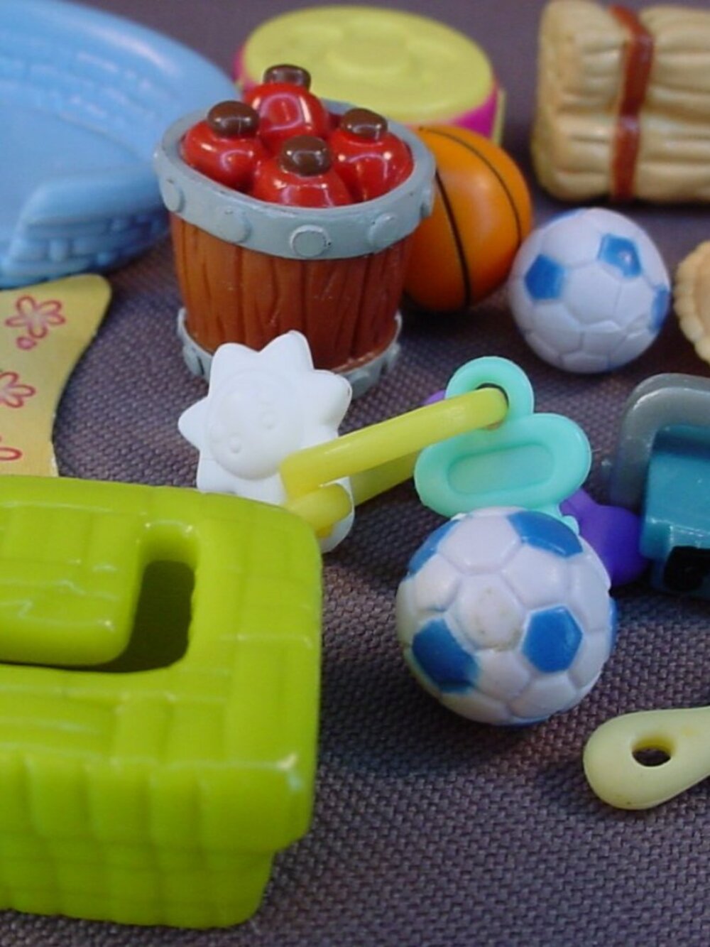 Hamtaro Lot Of Playset Accessories, Early 2000's Epoch And Hasbro, Vintage Toys - Picture 5 of 5